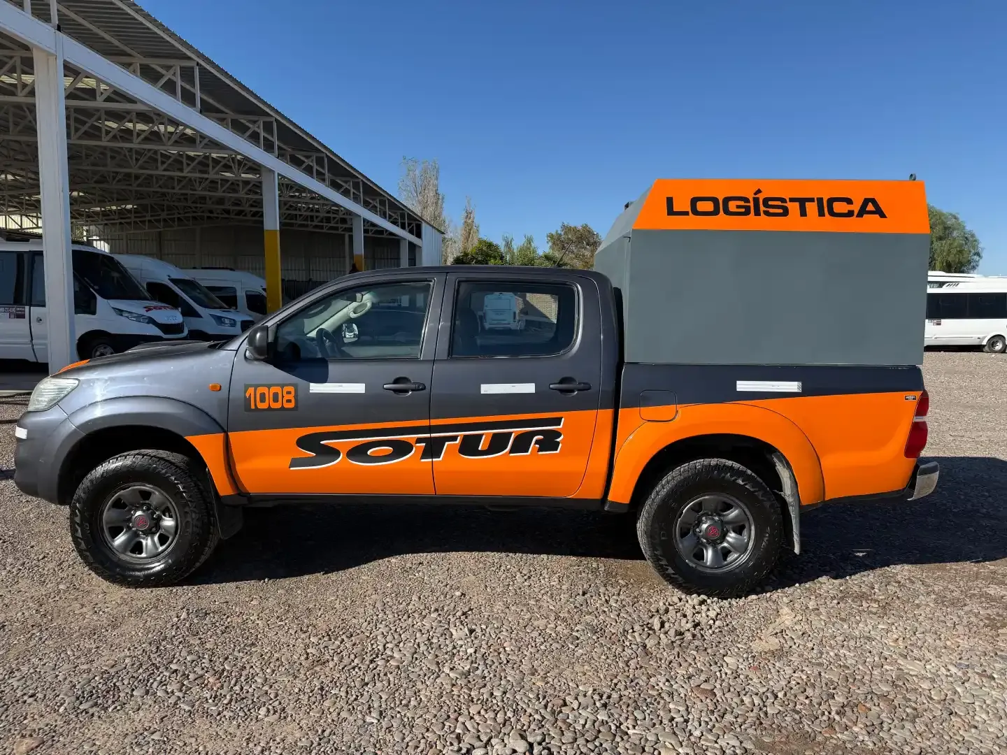 Camioneta de logística SOTUR